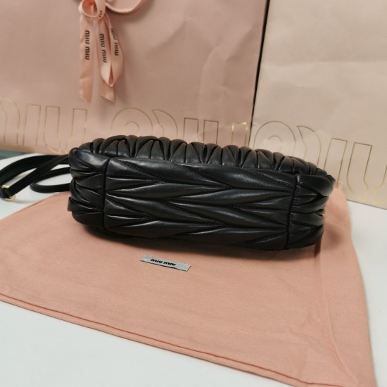 Wander Handbag