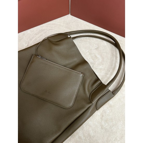 Bale Hobo Oversized Bucket Bag