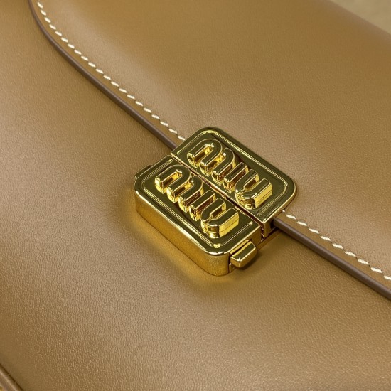 Baguette Chain Bag