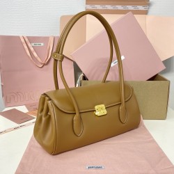 Baguette Chain Bag
