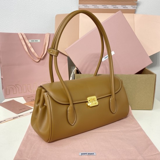 Baguette Chain Bag