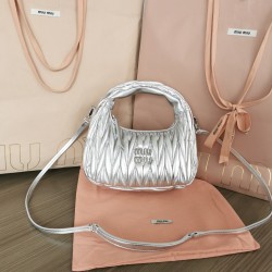 Wander Handbag