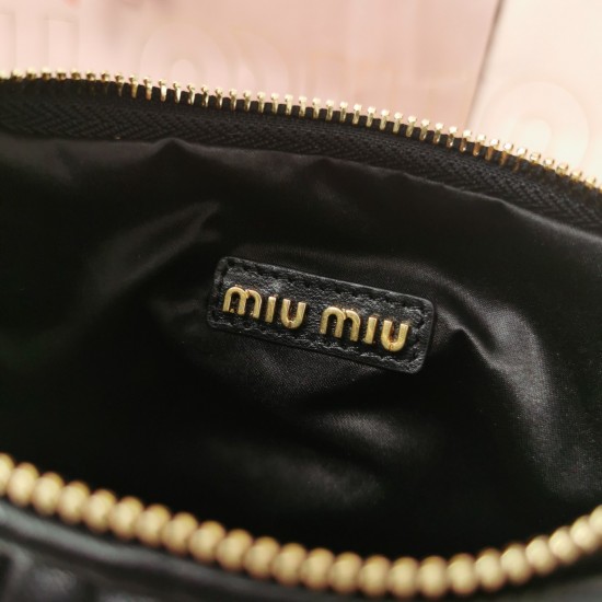 Wander Handbag