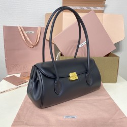 Baguette Chain Bag