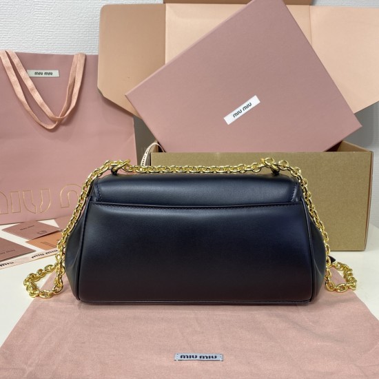 Baguette Chain Bag