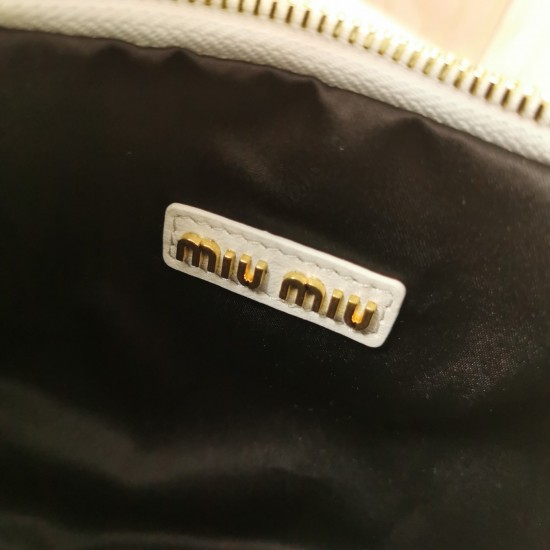 Wander Handbag