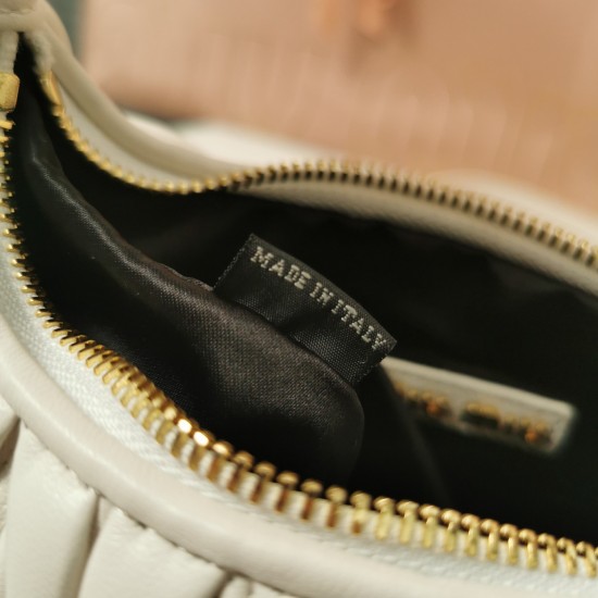 Wander Handbag