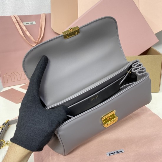 Baguette Chain Bag