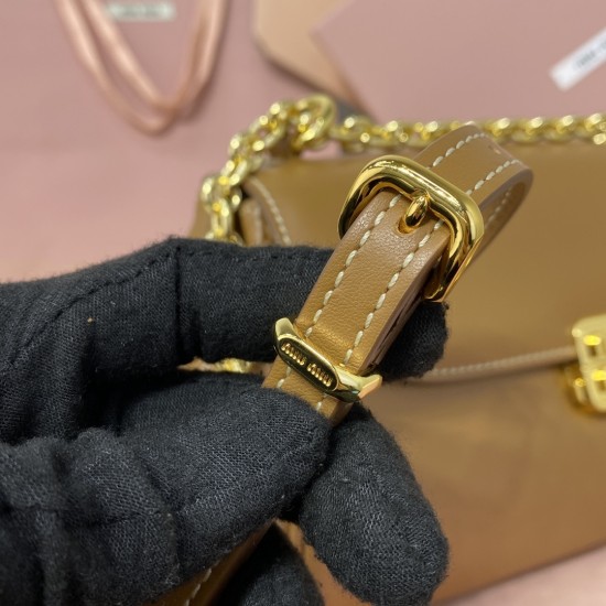 Baguette Chain Bag